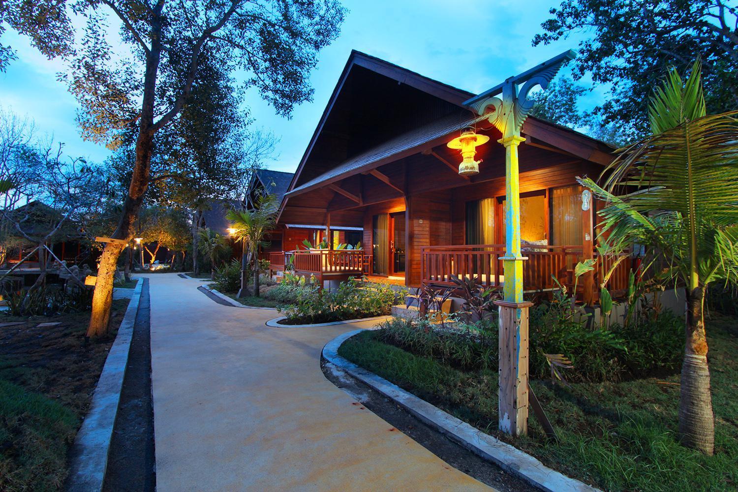Frii Resort Гили Траванган Экстерьер фото