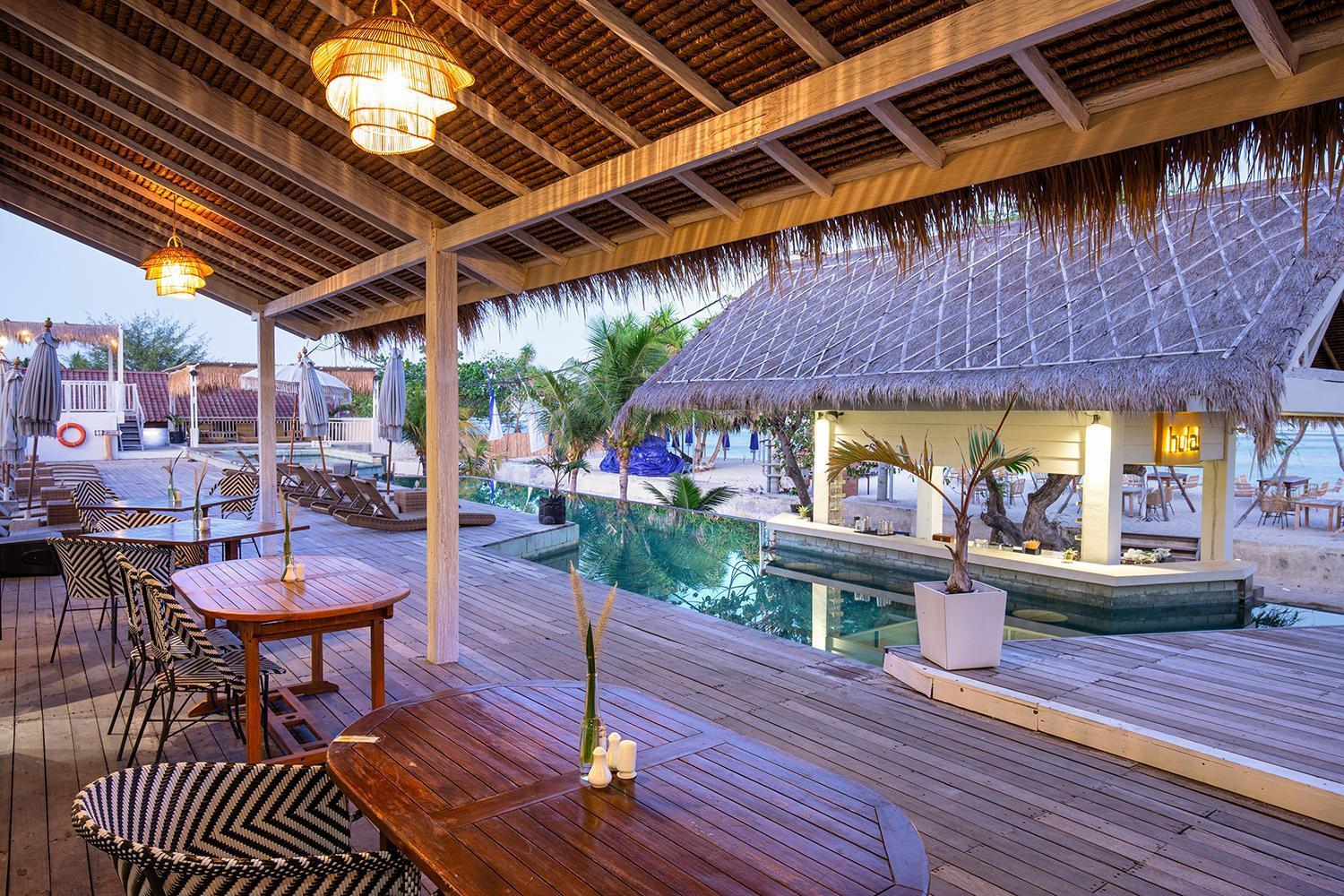 Frii Resort Гили Траванган Экстерьер фото